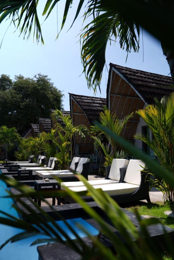 Copacabana Gili Air Hotell Exteriör bild