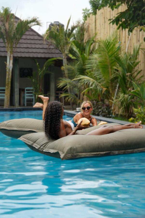 Copacabana Gili Air Hotell Exteriör bild
